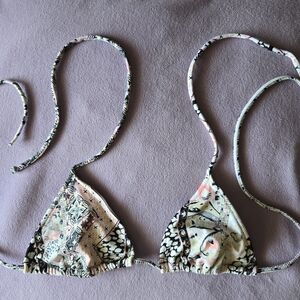 Victoria's Secret Triangle Bikini Top Size XS